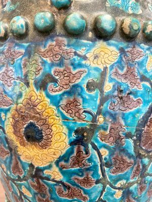 A Chinese Fahua barrel-shaped 'lotus scroll' stool with incised design, Ming — photo 5