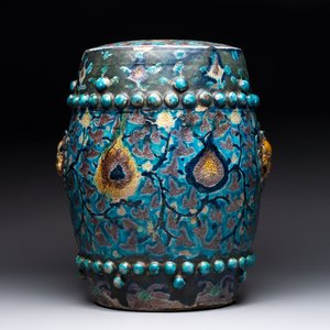 A Chinese Fahua barrel-shaped 'lotus scroll' stool with incised design, Ming — photo 2