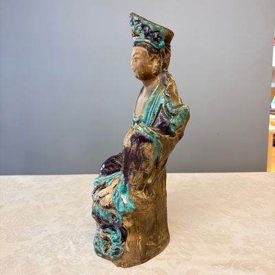 A Chinese Fahua-glazed stoneware model of Guanyin — photo 3