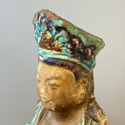 A Chinese Fahua-glazed stoneware model of Guanyin — photo 7