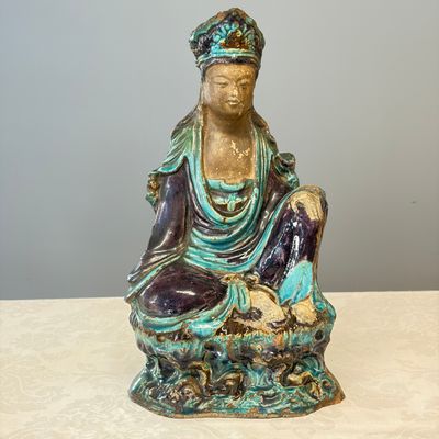 A Chinese Fahua-glazed stoneware model of Guanyin — photo 2