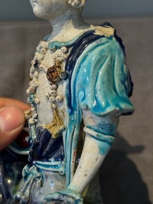 A Chinese Fahua Guanyin on stand, Ming — 照片 16