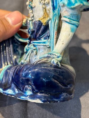 A Chinese Fahua Guanyin on stand, Ming — 照片 17