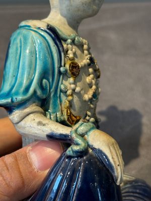 A Chinese Fahua Guanyin on stand, Ming — 照片 10