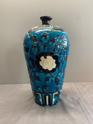 A Chinese Fahua 'meiping' vase with lotus scrolls, Ming — photo 1