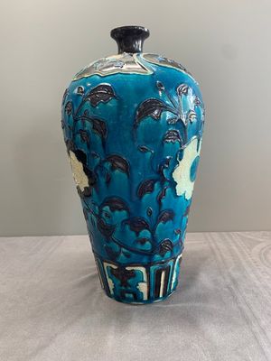 A Chinese Fahua 'meiping' vase with lotus scrolls, Ming — photo 2