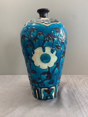 A Chinese Fahua 'meiping' vase with lotus scrolls, Ming — photo 3
