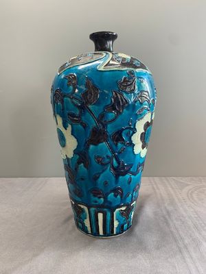 A Chinese Fahua 'meiping' vase with lotus scrolls, Ming — photo 4