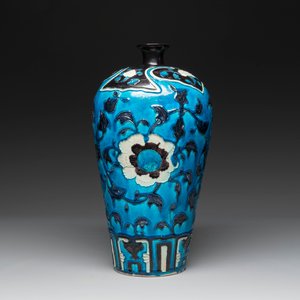 A Chinese Fahua 'meiping' vase with lotus scrolls, Ming — photo 3