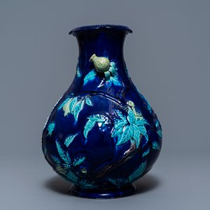 A Chinese fahua relief-decorated vase, 19th C. — photo 4
