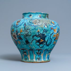 A Chinese fahua vase with Buddhist lions, Ming — 照片 4