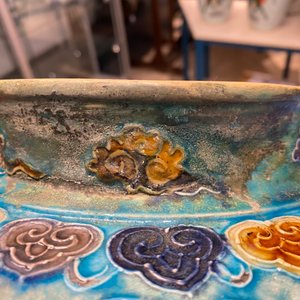 A Chinese fahua vase with Buddhist lions, Ming — 照片 8