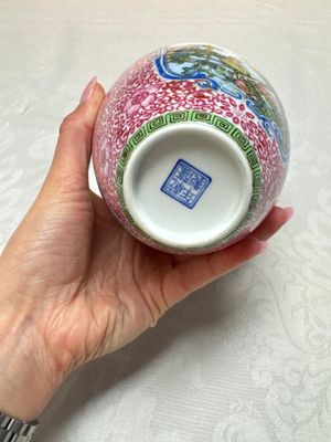 A Chinese falangcai 'Birds among Flowering Branches' vase, Qianlong mark, Republic — photo 9