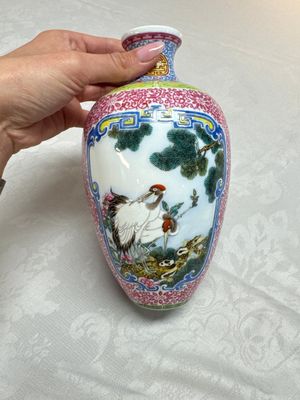 A Chinese falangcai 'Birds among Flowering Branches' vase, Qianlong mark, Republic — photo 3