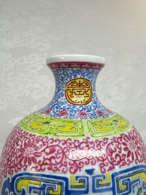 A Chinese falangcai 'Birds among Flowering Branches' vase, Qianlong mark, Republic — photo 7
