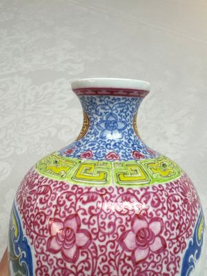 A Chinese falangcai 'Birds among Flowering Branches' vase, Qianlong mark, Republic — photo 8