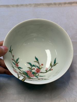 A Chinese falangcai 'Birds and Peonies' bowl, Yongzheng mark, Republic — foto 6