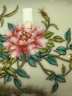 A Chinese falangcai 'Birds and Peonies' bowl, Yongzheng mark, Republic — foto 8
