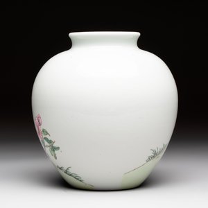 A Chinese falangcai 'quails among flowers' vase, 19/20th C. — photo 3