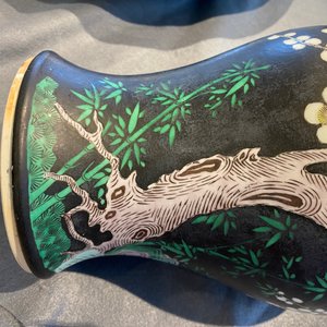 A Chinese famille noire 'magpie and prunus' yenyen vase, Kangxi — 照片 19