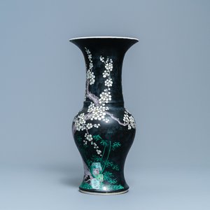 A Chinese famille noire 'magpie and prunus' yenyen vase, Kangxi — 照片 4