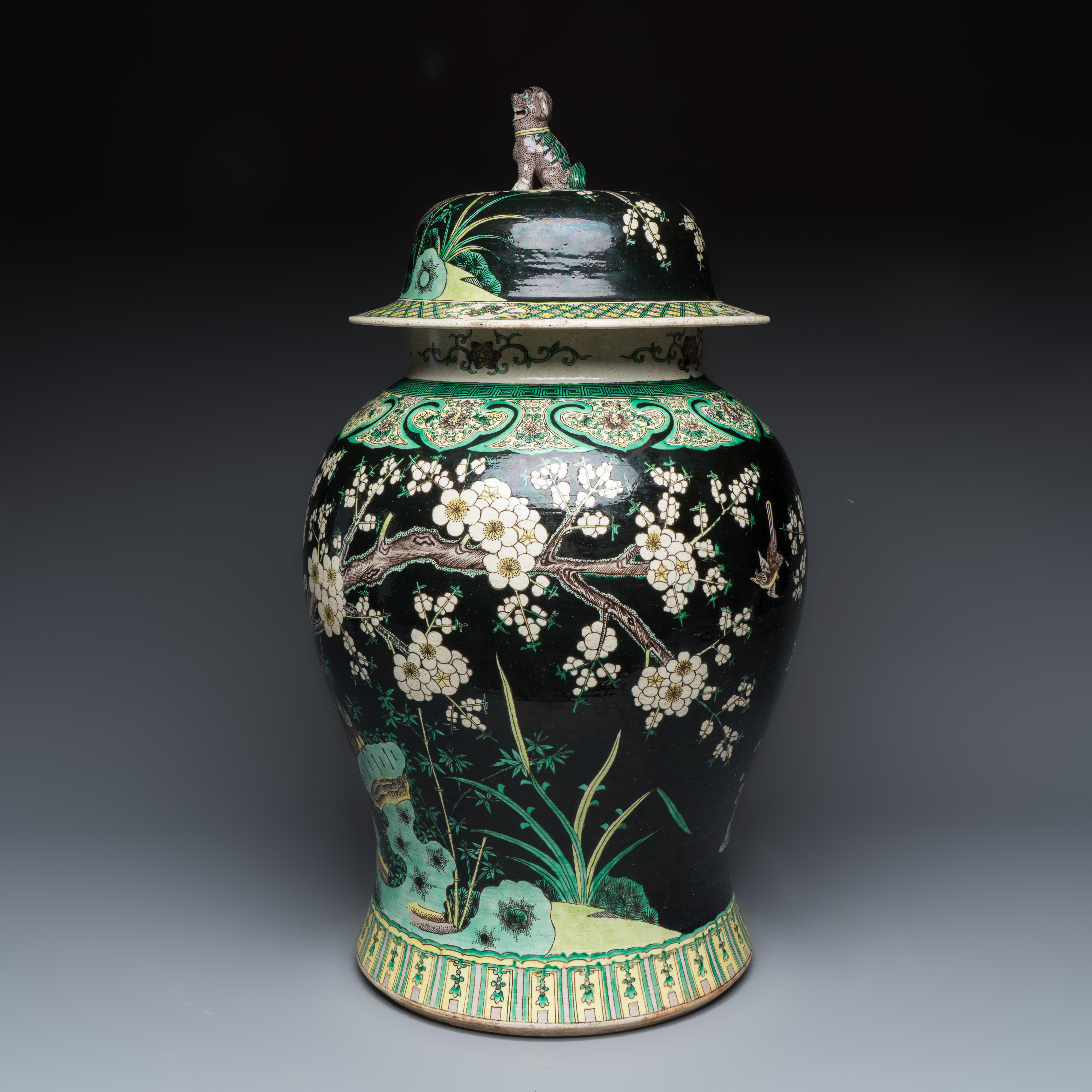 A Chinese famille noire 'Prunus' vase and cover — photo 3