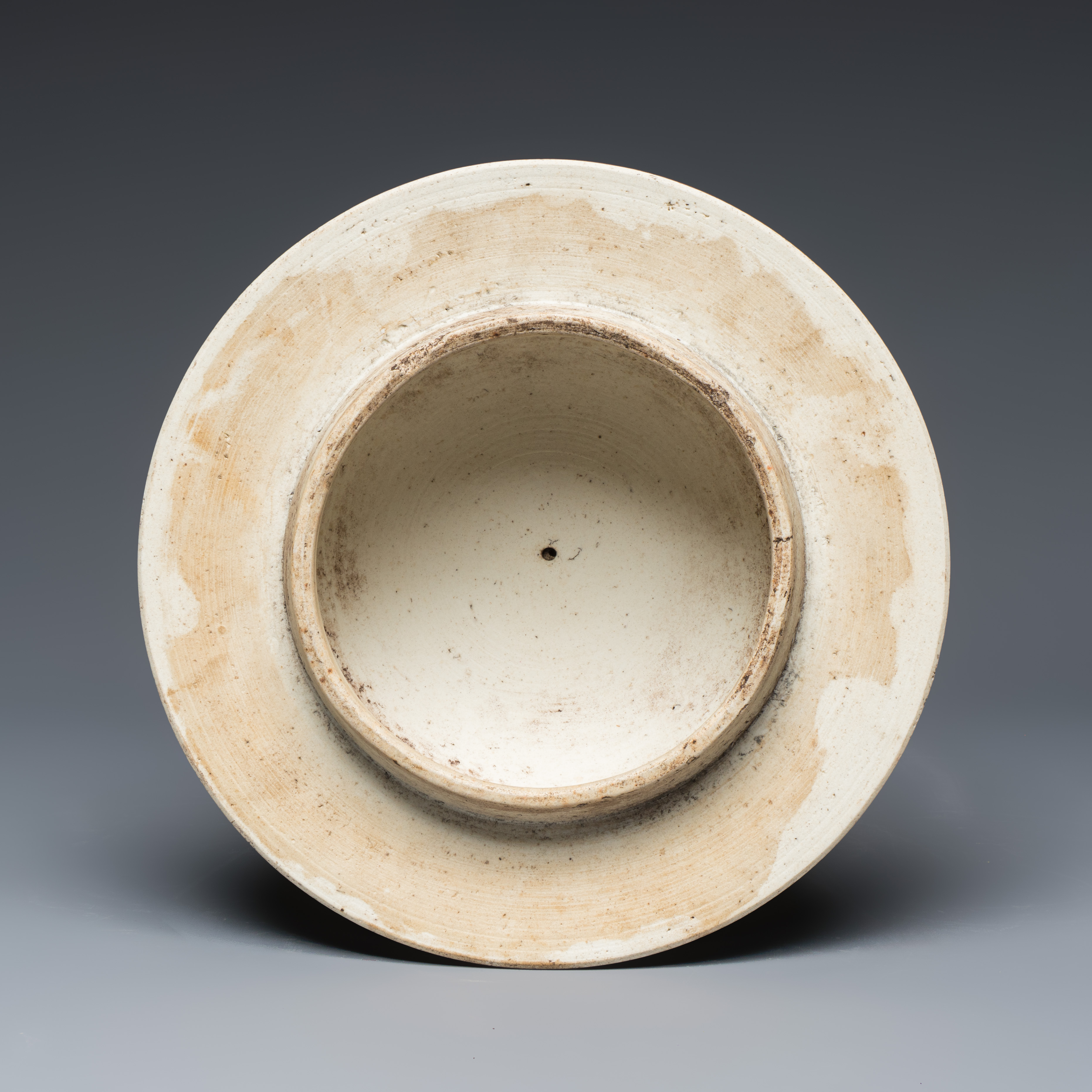 A Chinese famille noire 'Prunus' vase and cover — photo 9