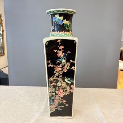 A Chinese famille noire square vase with birds among flowering branches — photo 1