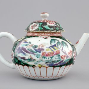 A Chinese famille noire teapot and cover, Yongzheng, 1722-1735 — photo 4