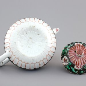 A Chinese famille noire teapot and cover, Yongzheng, 1722-1735 — photo 7