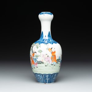 A Chinese famille rose '100 boys' garlic-mouth vase, Qianlong mark, 19th C. — photo 1