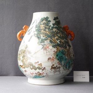 A Chinese famille rose '100 deer' vase, Qianlong mark, 20th C. — photo 8