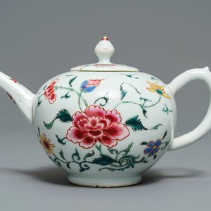 A Chinese famille rose 15-piece tea service with floral design, Qianlong — photo 14