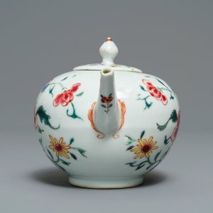 A Chinese famille rose 15-piece tea service with floral design, Qianlong — photo 17