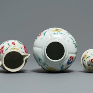 A Chinese famille rose 15-piece tea service with floral design, Qianlong — photo 24