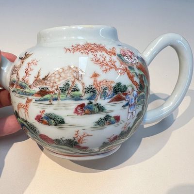 A Chinese famille rose 17-piece 'Deer and Scholars' tea service, Qianlong — 照片 96