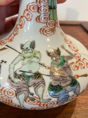 A Chinese famille rose '18 Luohan' bottle vase and a famille verte vase, Kangxi mark, 19th C. — photo 13