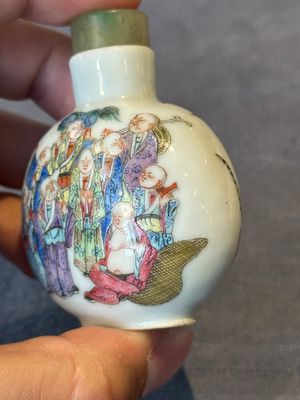 A Chinese famille rose '18 Luohan' snuff bottle, Daoguang mark and of the period — photo 3