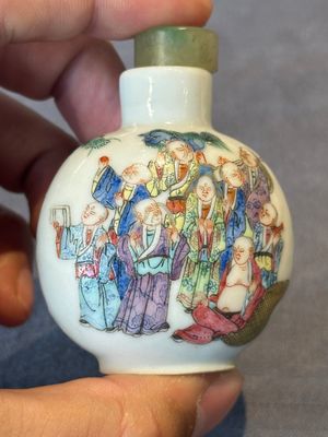 A Chinese famille rose '18 Luohan' snuff bottle, Daoguang mark and of the period — photo 4