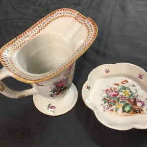 A Chinese famille rose 18-part tea service with fruit baskets and flowers, Qianlong — photo 14