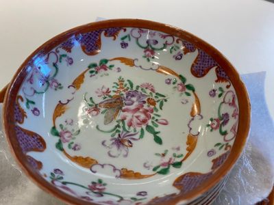 A Chinese famille rose 20-piece tea service with floral design, Qianlong — 照片 6