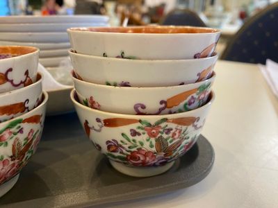 A Chinese famille rose 20-piece tea service with floral design, Qianlong — 照片 7