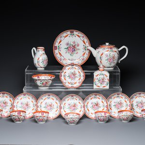 A Chinese famille rose 20-piece tea service with floral design, Qianlong — 照片 1