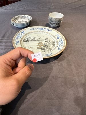 A Chinese famille rose 20-piece tea service, Yongzheng/Qianlong — foto 48
