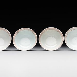 A Chinese famille rose 20-piece tea service, Yongzheng/Qianlong — foto 18