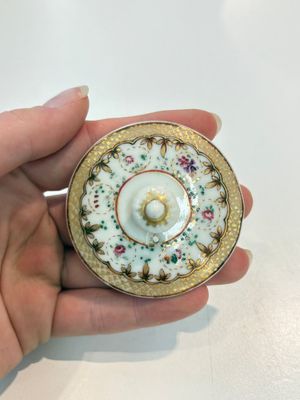 A Chinese famille rose 22-piece tea service with floral design, Qianlong — photo 17