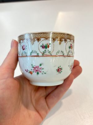 A Chinese famille rose 22-piece tea service with floral design, Qianlong — photo 22