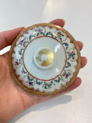 A Chinese famille rose 22-piece tea service with floral design, Qianlong — photo 26