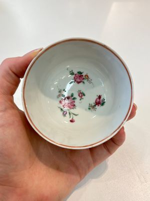 A Chinese famille rose 22-piece tea service with floral design, Qianlong — photo 44