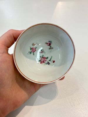 A Chinese famille rose 22-piece tea service with floral design, Qianlong — photo 50